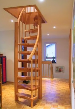 S-образные винтовые лестницы - отличное решение когда есть ограничения по площади размещения лестницы