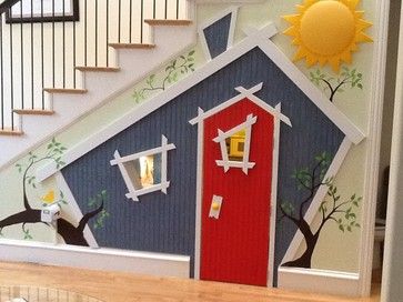 Организуем пространство под лестницей как детский игровой домик или красивое место для хранения детских игрушек