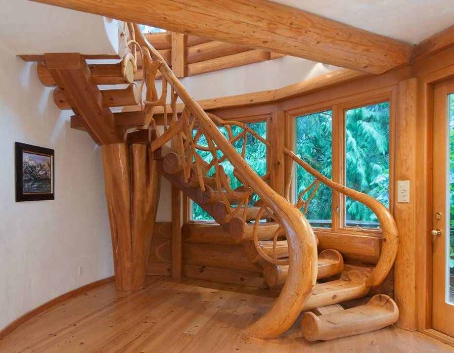 лестницы из дерева сделаны вручную